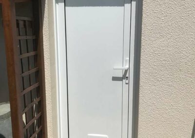 Installation d'une Porte en PVC